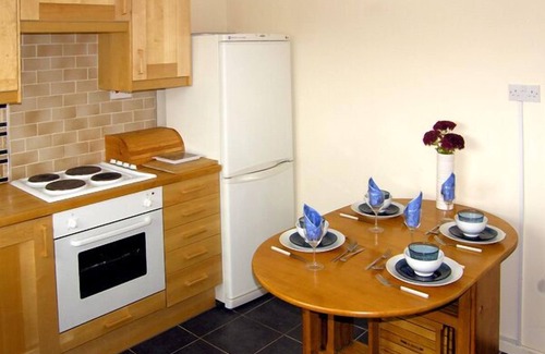 Angle Cabaña | 1 Mirehouse Place