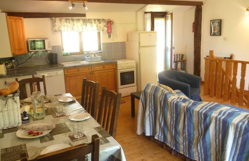 Vernoux-en-Gatine Cabaña | 1 de las 3 casas rurales ubicadas en 2 hermosas canchas-Campo de juegos de piscina -Wi-lotes para ver / hacer cerca