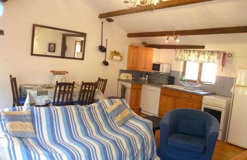 Vernoux-en-Gatine Cabaña | 1 de las 3 casas rurales ubicadas en 2 hermosas canchas-Campo de juegos de piscina -Wi-lotes para ver / hacer cerca