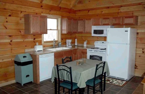 Sevierville Cabina | 1 de A Kind Log Cabin, Increíbles vistas de 360, Completamente privado, HotTub, Firepit
