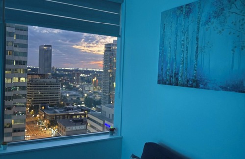 Downtown Edmonton Apartamento | 1 One Bedroom with City Views