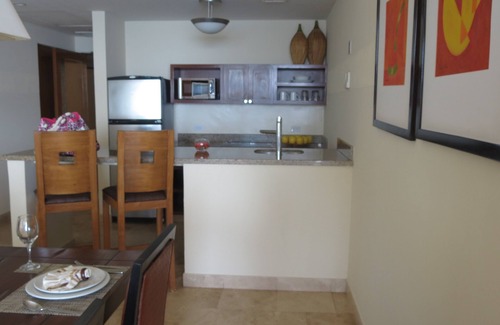El Rosarito Apartamento | 1 ó 2 suites frente al mar BR con opciones de jacuzzi en la única playa de swimmable en Cabo