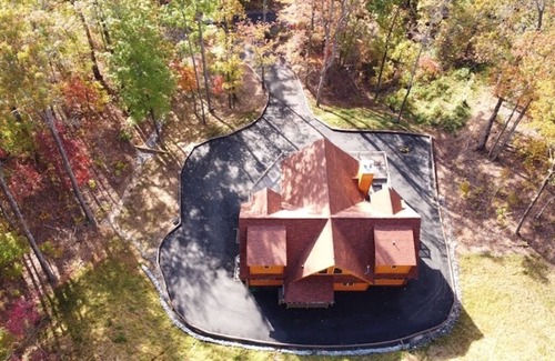Black Mountain Cabina | #1 PRVT. BLACK-MT. LUX LOG ESTATE. / HOT TUB / GAME RM / PETS / 2 FIRE PL. 6/6.5