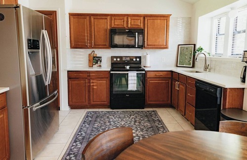 Corinth Casa | 1 Relocation-Friendly 3BR | Extended Stay Home