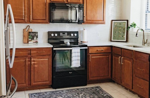 Corinth Casa | 1 Relocation-Friendly 3BR | Extended Stay Home