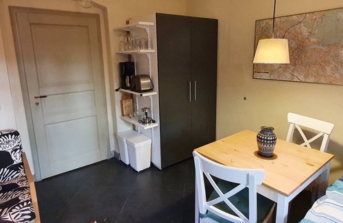 Suedvorstadt Apartamento | 1-room apartment in Dresden-Südvorstadt, souterrain, twin beds, kitchenette, sho