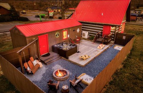 Gatlinburg - Pigeon Forge Casa | #1 Smokies Cabin! Fall VIEWS, Game Rm, FirePit