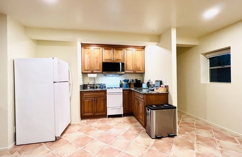 Santa Barbara Casa | 1-Story Guesthouse EV Tesla Charger