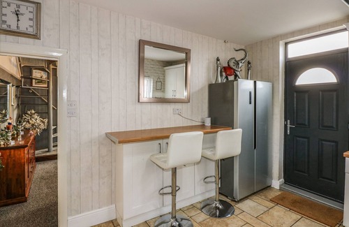 Burgh le Marsh Cabaña | 1 THE BAYS, pet friendly, with a garden in Burgh Le Marsh