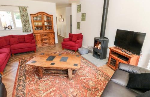 Robeston Wathen Casa | 1 The Warren