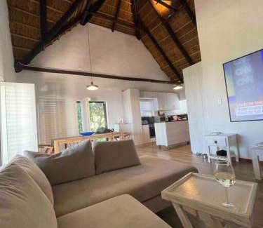 De Kelders Casa | 1 Waterkant Luxury Renovated 3 Bedroom House