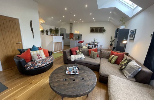 Llangeler Casa | 1 Woodlands