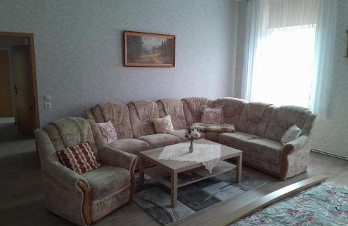 Altentreptow Apartamento | 1 Zi, FeWo mit Küche und Bad