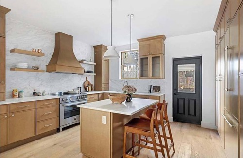 Greenpoint Casa | 10-1 Stylish Townhouse Oasis in Greenpoint