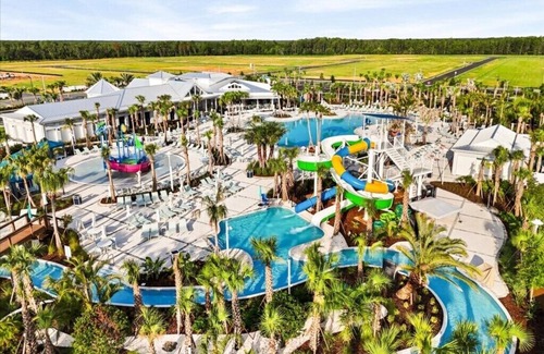 Four Corners Casa | 10 Bedrooms/8 Bathrooms/Windsor Cay (16207CC)