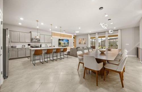 Four Corners Casa | 10 Bedrooms 8 Bathrooms Windsor Cay 15770 Cc
