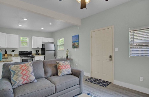 Tampa Heights Casa | 10 beds! Large home for groups & multiple families! PETS OK!