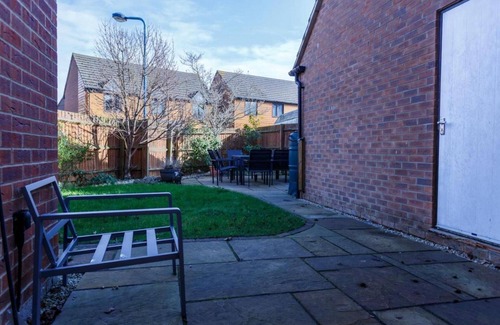 Milton Keynes Casa | 10 Guests - 5 Bedrooms - Free Parking - Lux House