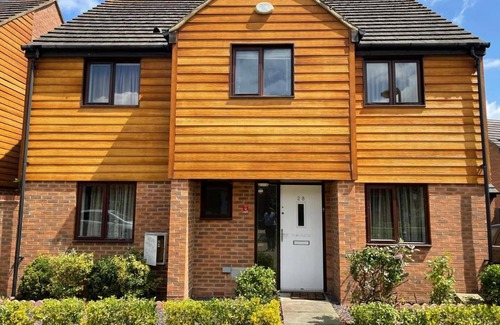 Milton Keynes Casa | 10 Guests - 5 Bedrooms - Free Parking - Lux House