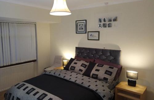 Walsall Apartamento | 10 Guests - Garden - Quiet Retreat Cottage