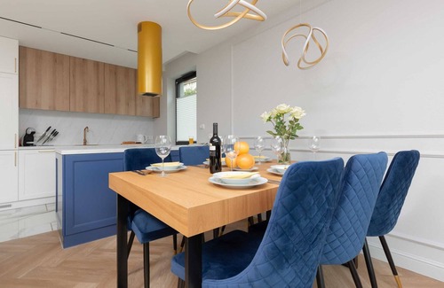 Srodmiescie Apartamento | 10 Lutego 18A | Family Apartment | Parking