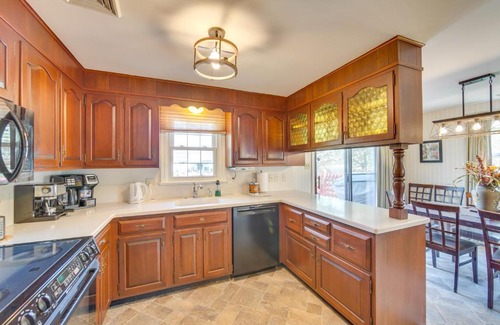 Leola Casa | 10 Mi to Dtwn Lancaster Charming Home with Yard!
