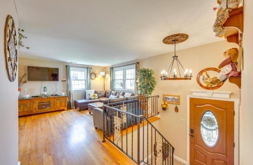 Leola Casa | 10 Mi to Dtwn Lancaster Charming Home with Yard!