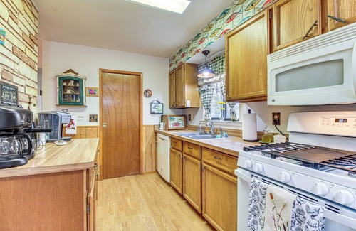 Pinetop-Lakeside Cabaña | 10 Mi to Show Low: Pinetop-lakeside Family Cabin!