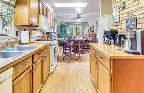 Pinetop-Lakeside Cabaña | 10 Mi to Show Low: Pinetop-lakeside Family Cabin!