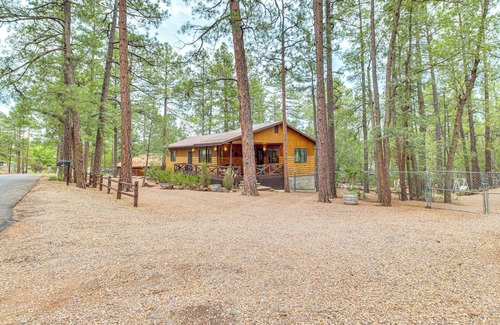 Pinetop-Lakeside Cabaña | 10 Mi to Show Low: Pinetop-lakeside Family Cabin!