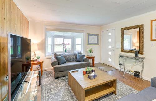 Toledo Casa | 10 Mi to South Beach and Newport Home with Deck!