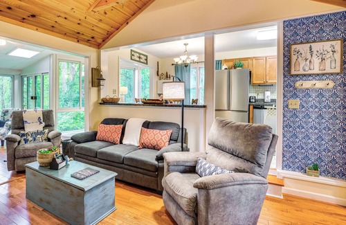 Newland Cabaña | 10 Mi to Sugar Mtn: ‘Bluebird Cottage’ in Newland
