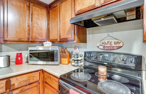 Weaverville Casa | < 10 Mi to Trinity River: Family Home w/ Hot Tub!
