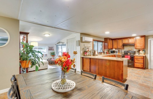 Weaverville Casa | < 10 Mi to Trinity River: Family Home w/ Hot Tub!