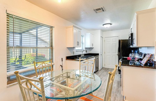 Ocoee Casa | 10 Mi to Universal Orlando: Home w/ Screened Porch