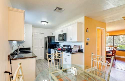 Ocoee Casa | 10 Mi to Universal Orlando: Home w/ Screened Porch