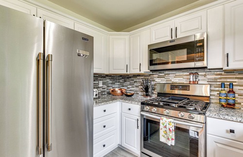 Wessex Square Casa | 10 Mi to Uptown Charlotte: Family Home w/ Backyard