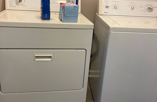College Park Apartamento | 10 min away from airport.