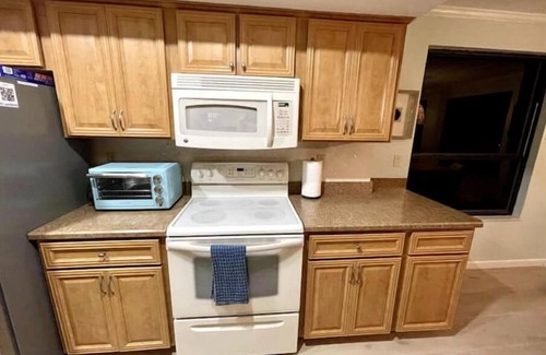 Palm Harbor Casa | 10 min from beach access, sleeps 10 private dock