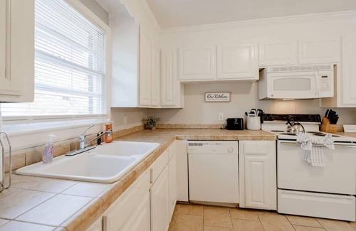 Eau Claire Casa | 10 Min from Downtown Columbia - The Ronnie Runner