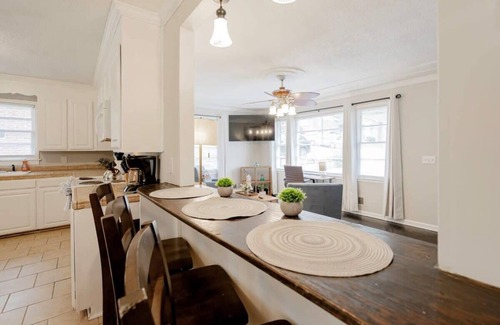 Eau Claire Casa | 10 Min from Downtown Columbia - The Ronnie Runner