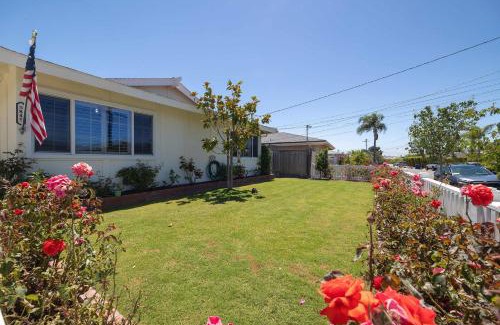 University City Casa | 10 min to Beach Central Villa