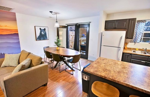 Sevierville Casa | Winter Fun| Hot Tub | Minutes to Dollywood!