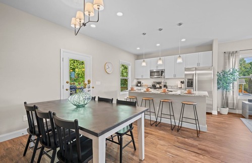 Asheville Casa | 10 Min To Downtown Asheville! Pet Friendly!