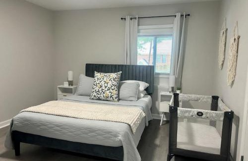 Southwest Raleigh Casa | 10 Min to Downtown - Desk - Fenced Yard - Wi-Fi
