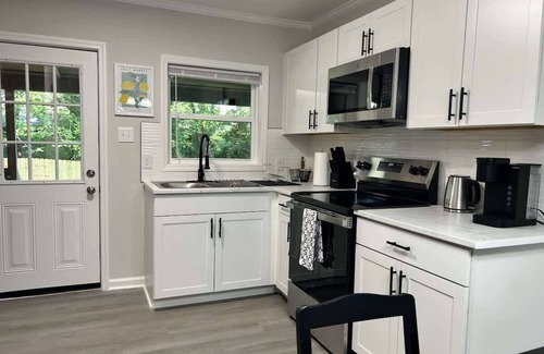 Southwest Raleigh Casa | 10 Min to Downtown | Smart TVs | Fast Wi-Fi