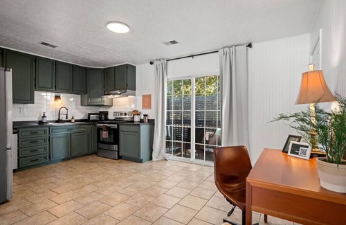 Summerlee Casa | Stylish NRG Retreat | >10 min Ace Resort | Firepit