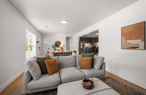 Summerlee Casa | Stylish NRG Retreat | >10 min Ace Resort | Firepit
