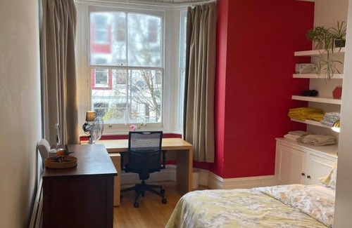 Kilburn Apartamento | 10 min to The Heart of London - Zone 2 - Charming 2 bed Apartment