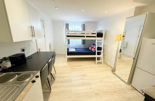 Earlsfield Apartamento | 10 min train to central London C